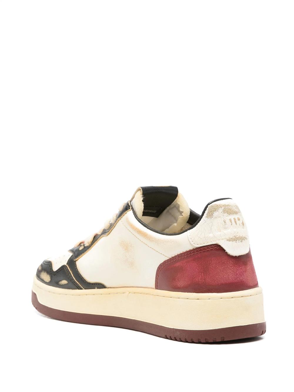 AUTRY Super Vintage Low Sneakers In Leather And Nylon