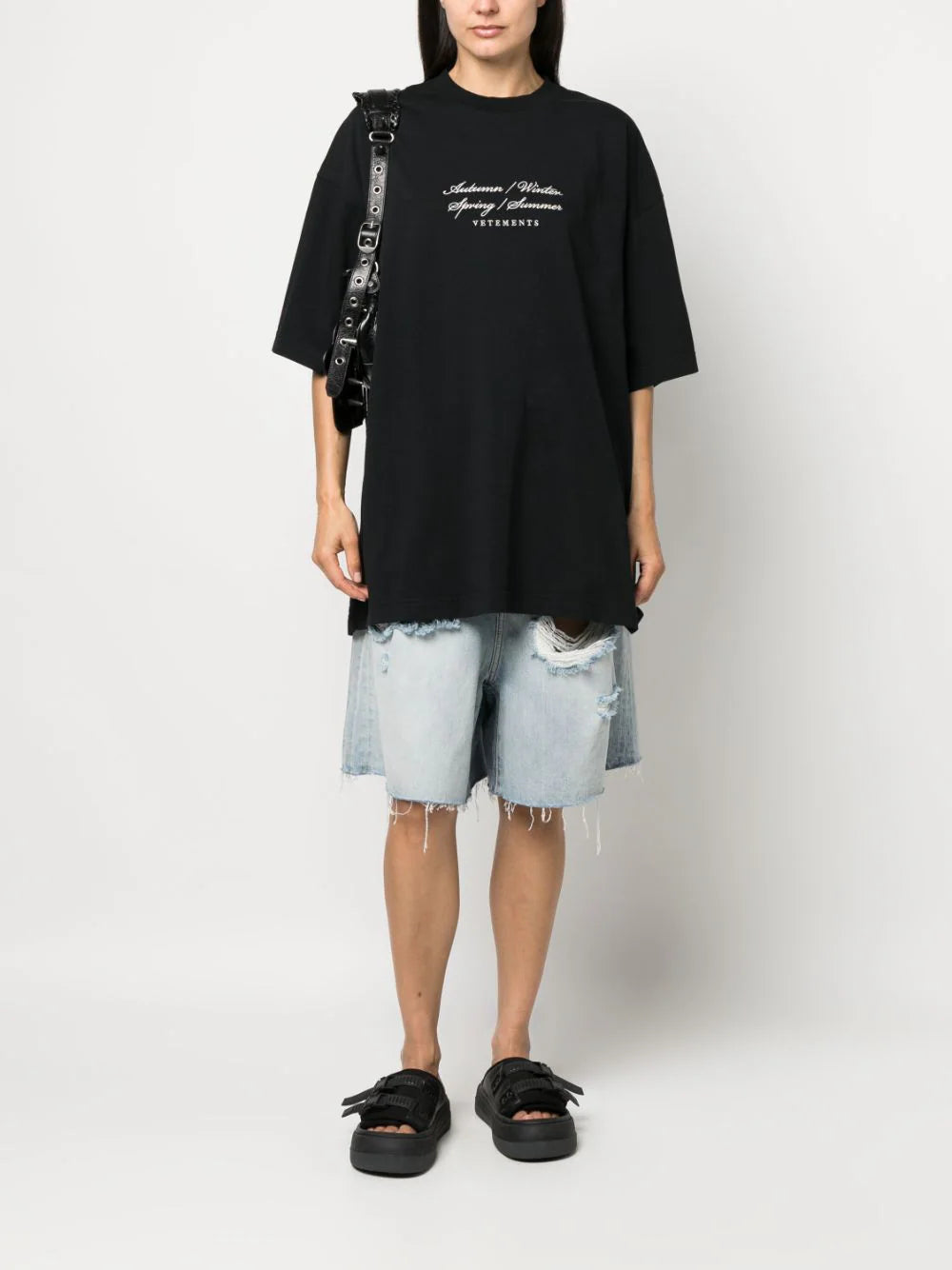 VETEMENTS 4 Seasons Logo T-shirt