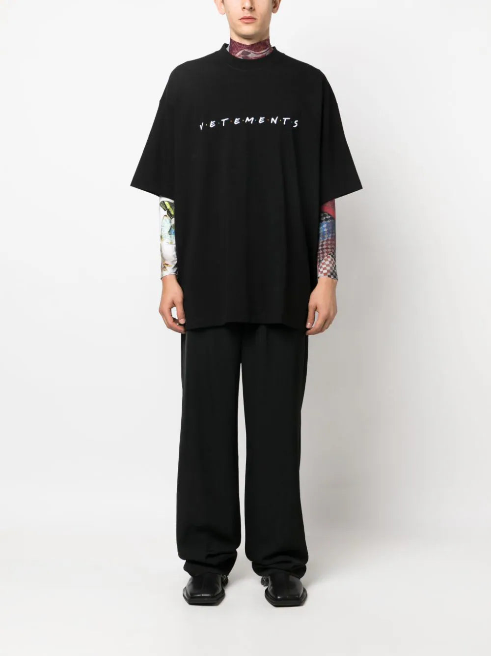VETEMENTS Friendly Logo T-shirt