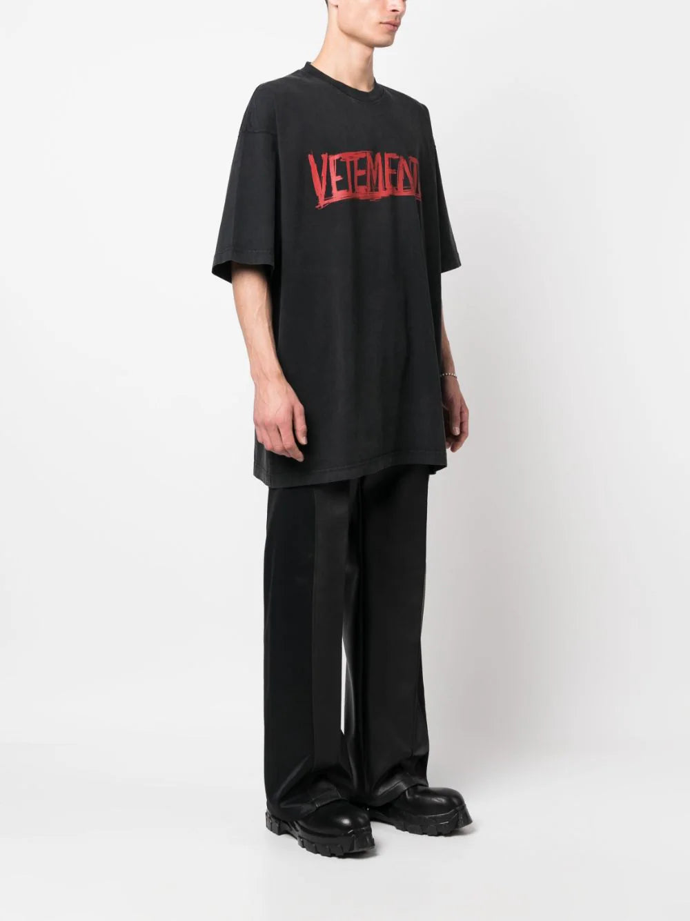 VETEMENTS Worldtour Logo T-shirt