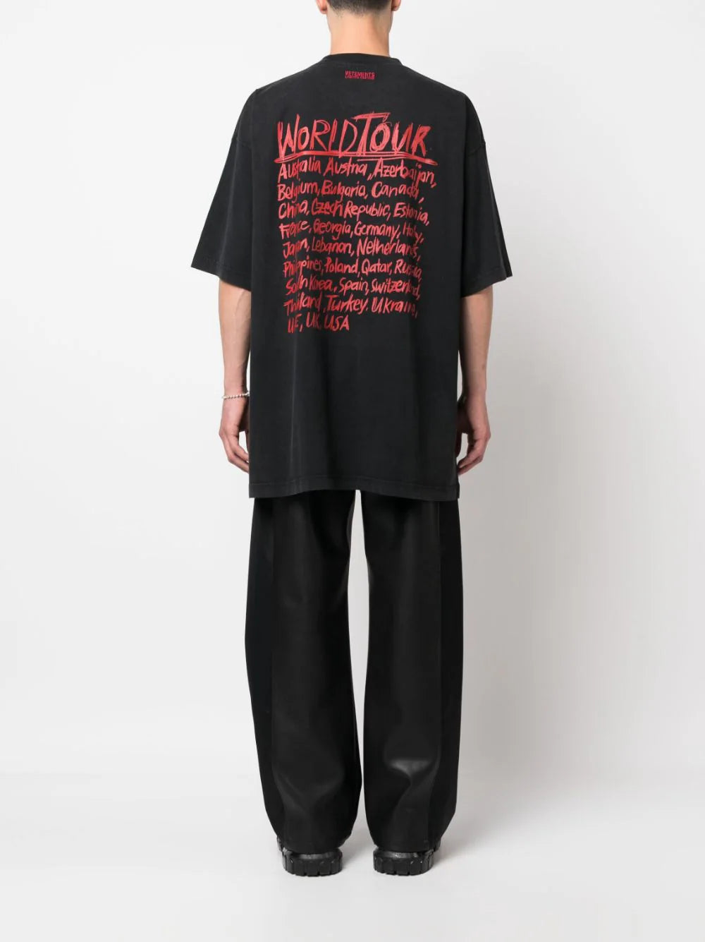 VETEMENTS Worldtour Logo T-shirt