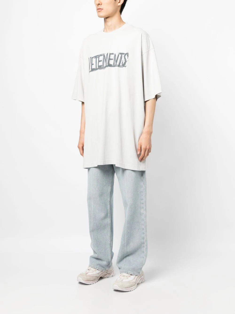 VETEMENTS Worldtour Logo T-shirt
