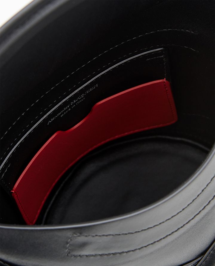 Biffi THE CURVE LEATHER BUCKET BAG