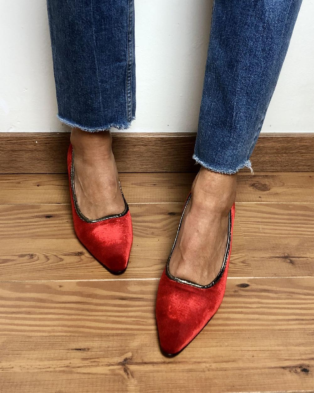 Rose'S Roses Camille Red