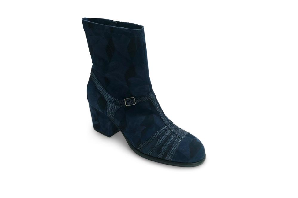 Rose'S Roses Joselyne Suede Flower