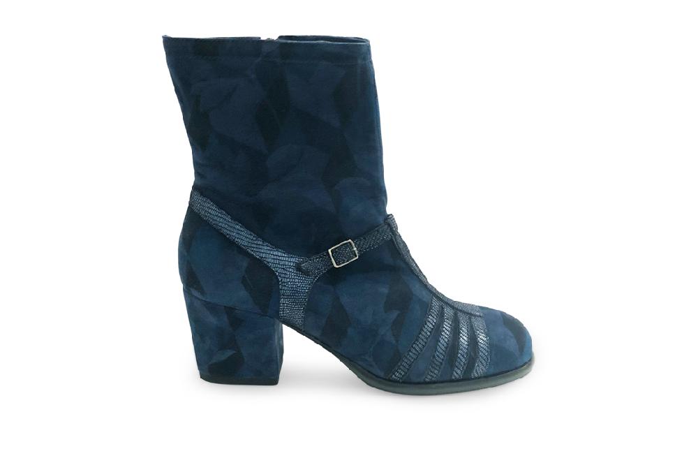 Rose'S Roses Joselyne Suede Flower