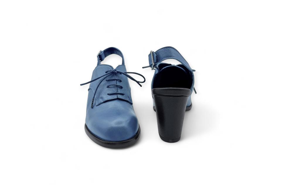 Rose'S Roses LEON VITELLO