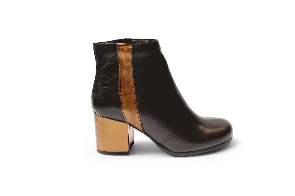 Rose'S Roses TANYA YORK