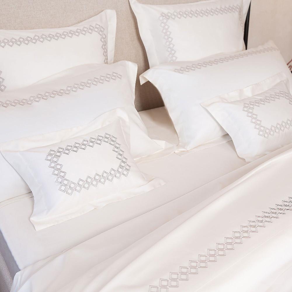 QVC Ferò Completo Letto Ariel Raso 300TC Setificato Ricamo Motivo Rombi