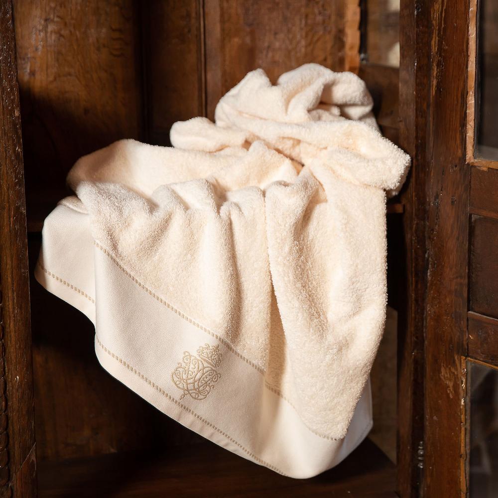 QVC Ferò Corona Telo bagno in spugna di cotone bordo ricamato