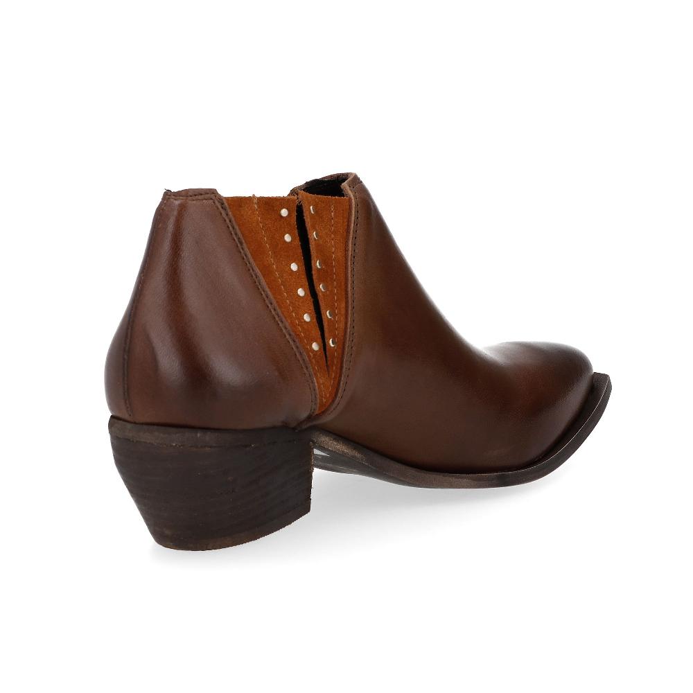 QVC Galieti Stivali Texani In Pelle Con Borchie E Tacco 5 5 Cm