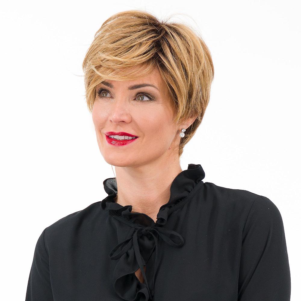 QVC HairDo Parrucca Taglio Corto Con Ciuffo Laterale