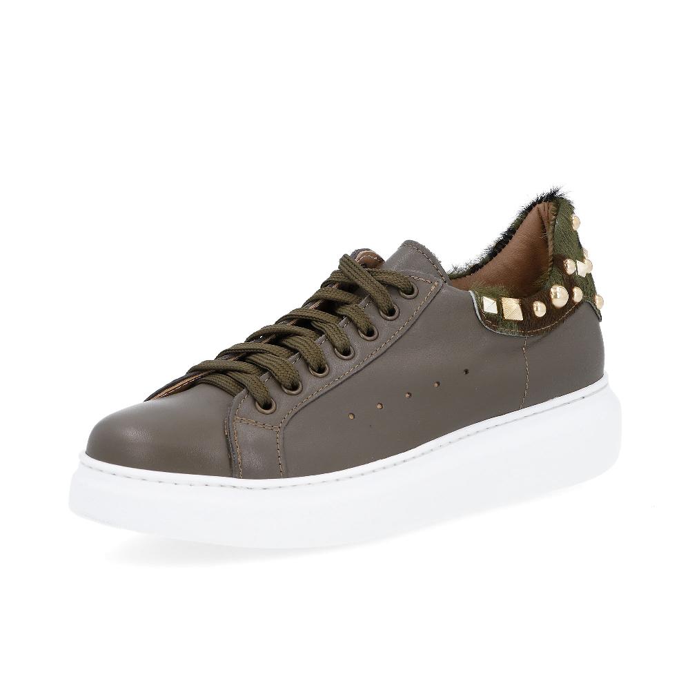 QVC Le Serpentini Sneaker in pelle con inserto al tallone e borchiette