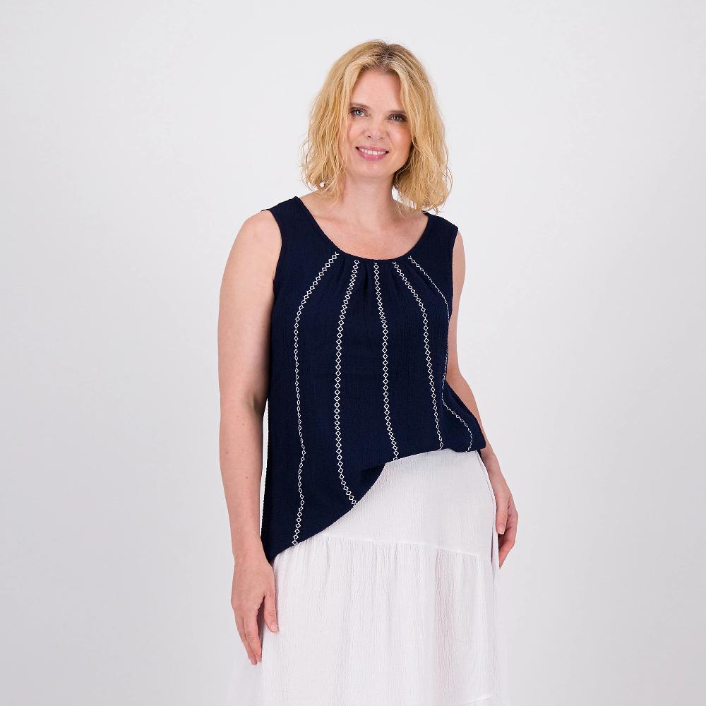 QVC Nina Leonard Maglia smanicata in punto smock con ricami davanti