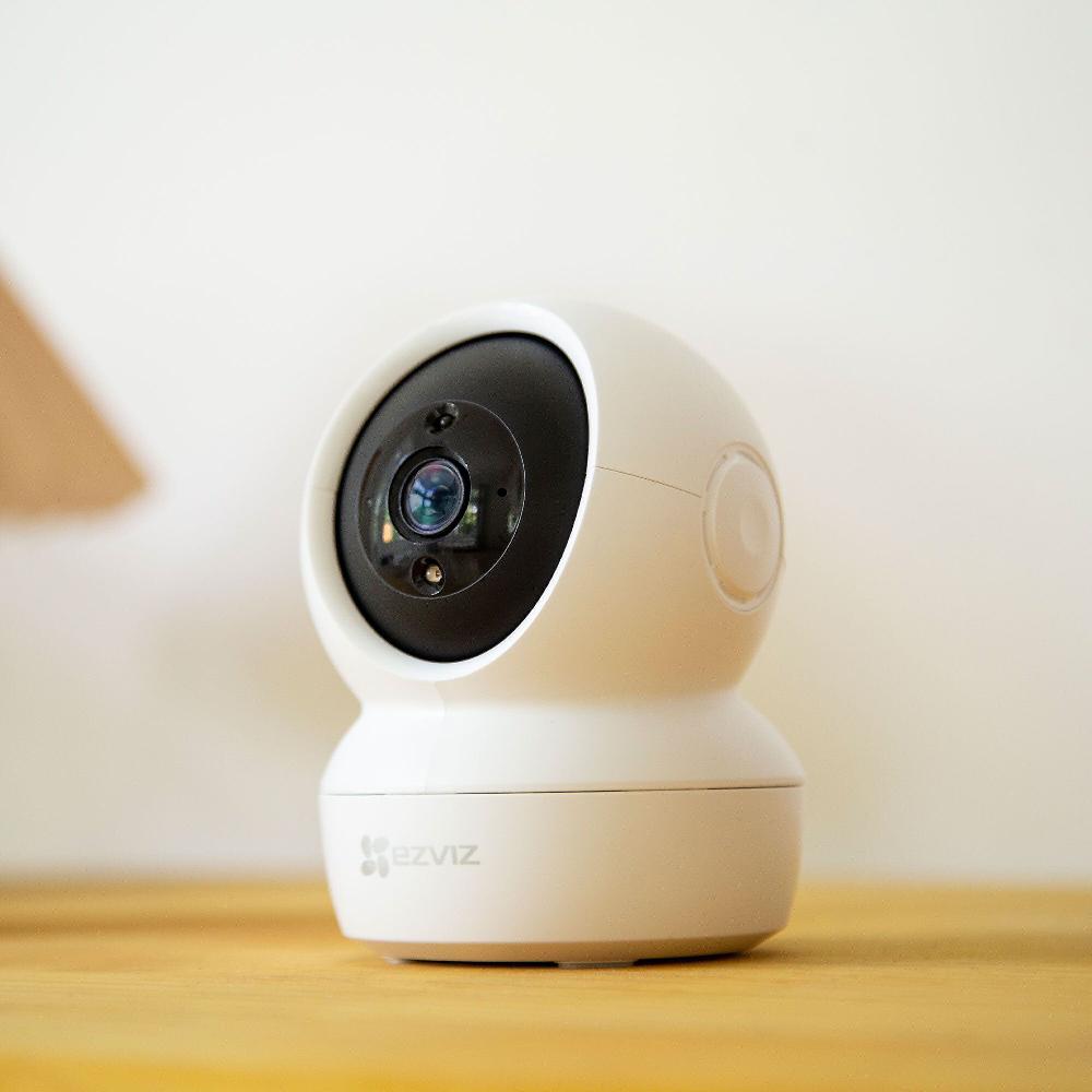 QVC EZVIZ Telecamera motorizzata da interno C6N