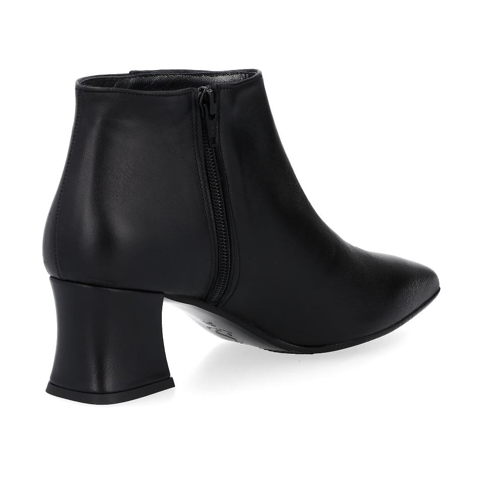 QVC Soffice Sogno Tronchetti In Pelle Con Punta Sfilata E Tacco 5 5 Cm
