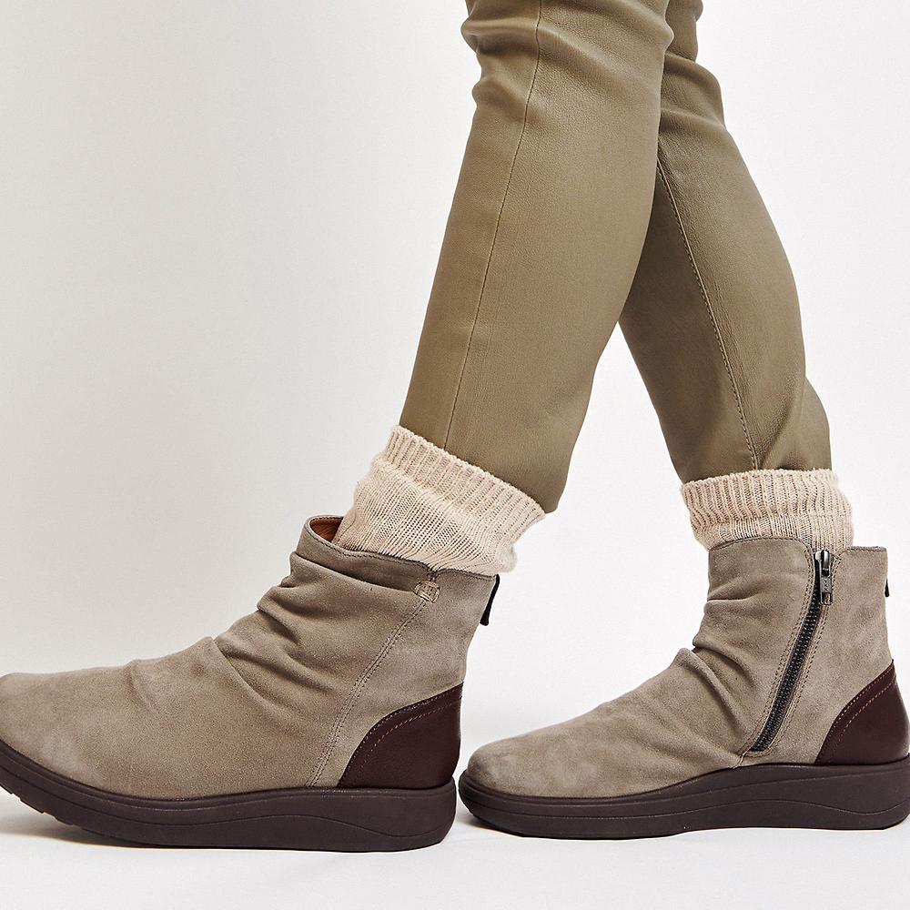QVC Strive Footwear Stivaletti In Pelle Effetto Arricciato Con Zip Laterale