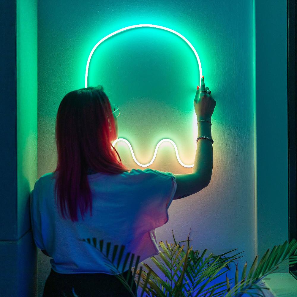 QVC Twinkly Flex Tubo Flessibile Lungo 2m Con 200 LED 16 Milioni Di Colori Controllato Da App