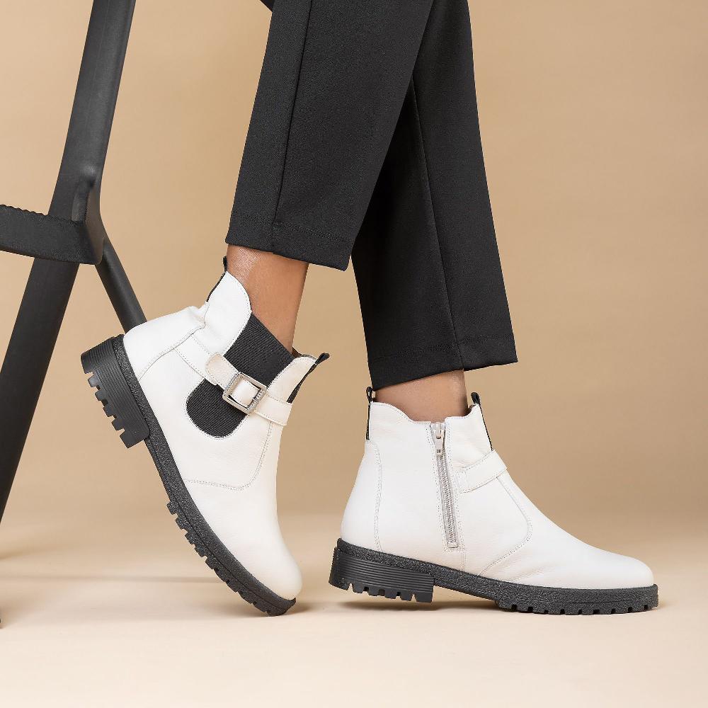 QVC Vitaform Stivaletti in pelle con fibbia laterale e inserto elastico