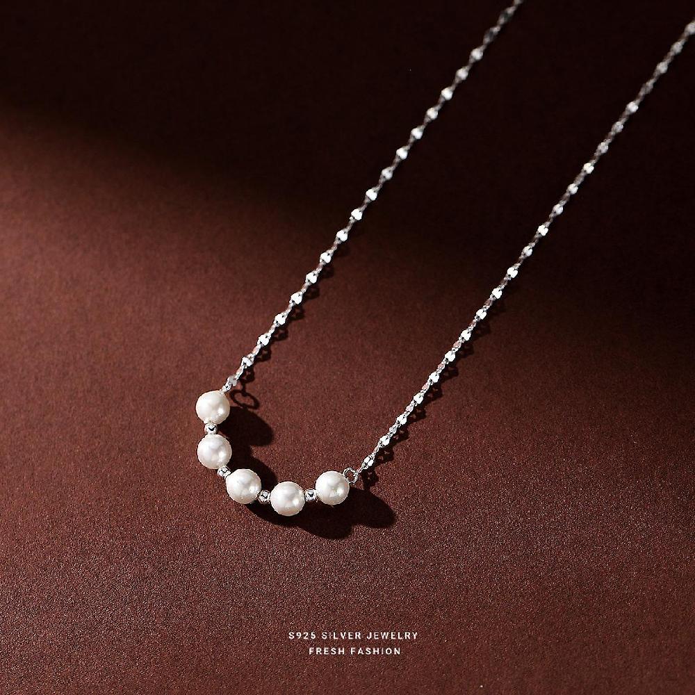 5 Pearl Beaded Pendant Chain Necklace 5 Pearl Beaded Pendant Chain Necklace