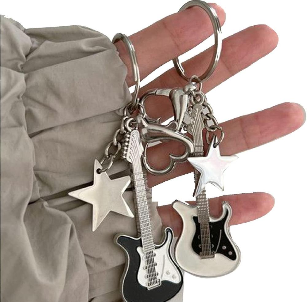 Star Guitar Keychain: Vintage Aesthetic Pendant For Men And Women