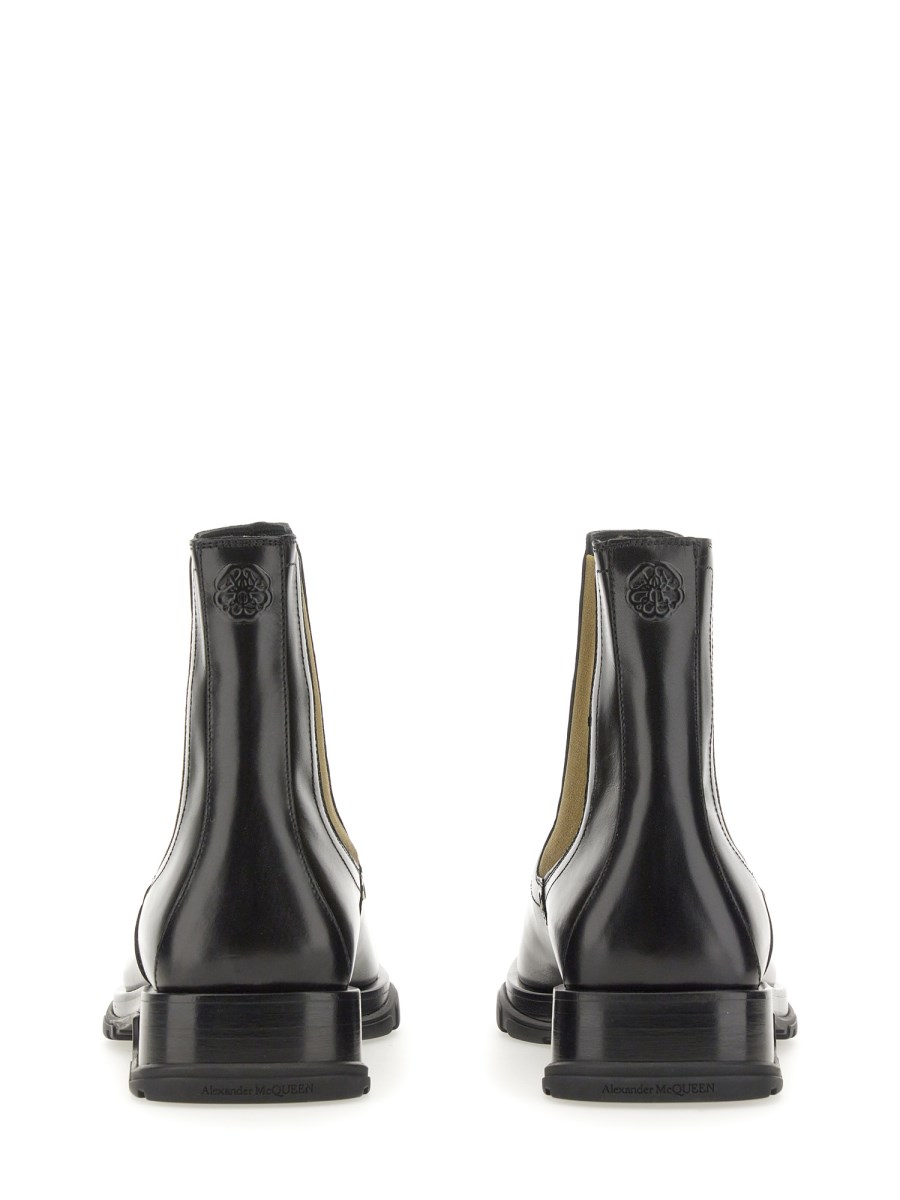 ALEXANDER McQUEEN STIVALE BEATLE IN PELLE
