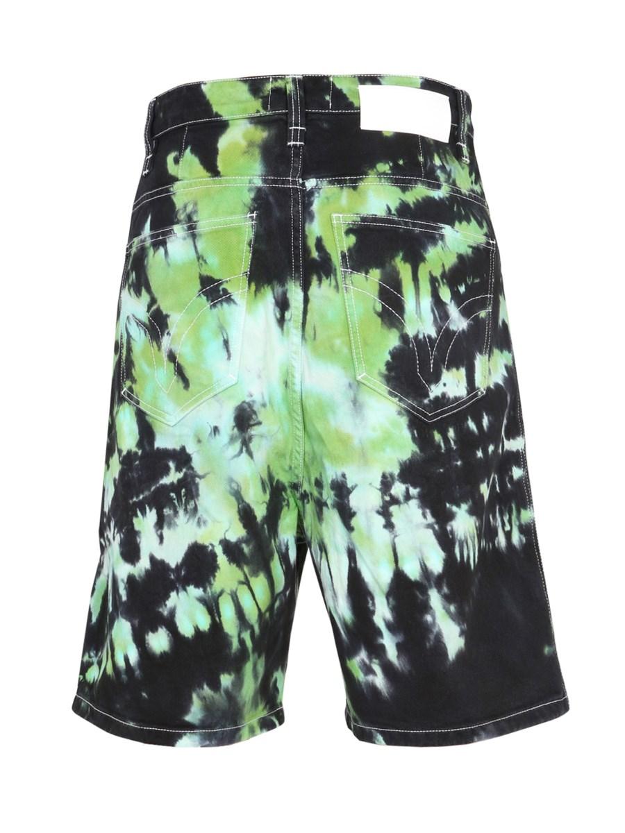 AMI PARIS BERMUDA IN DENIM CON MOTIVO TIE DYE