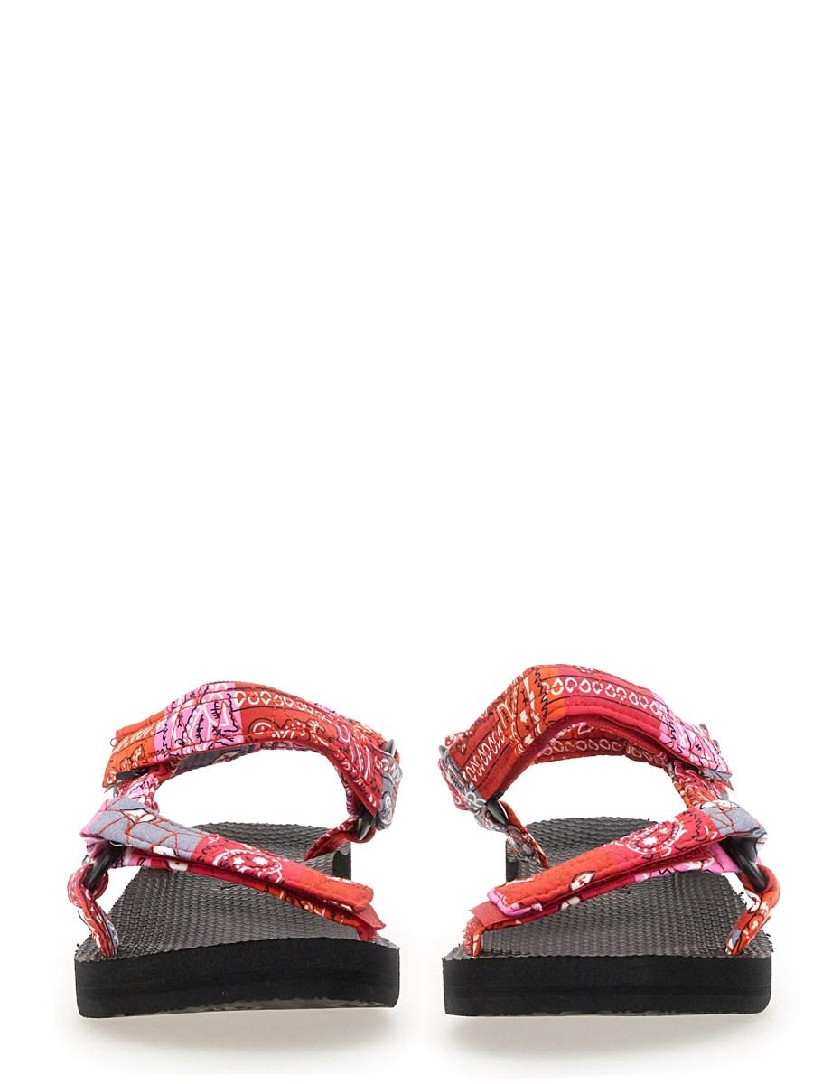 ARIZONA LOVE SANDALO TREKKY CON MOTIVO PAISLEY