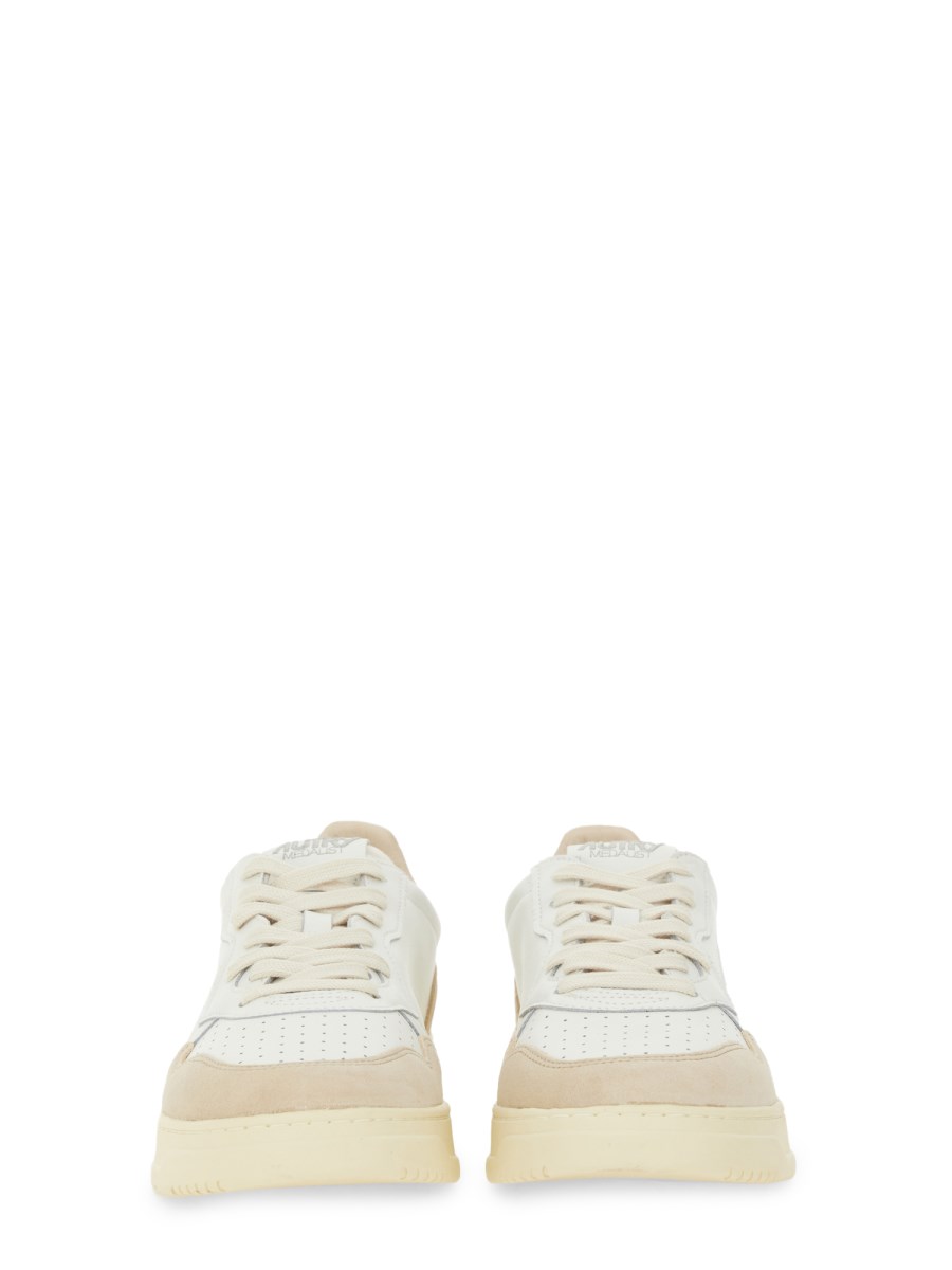 AUTRY SNEAKER MEDALIST LOW IN PELLE