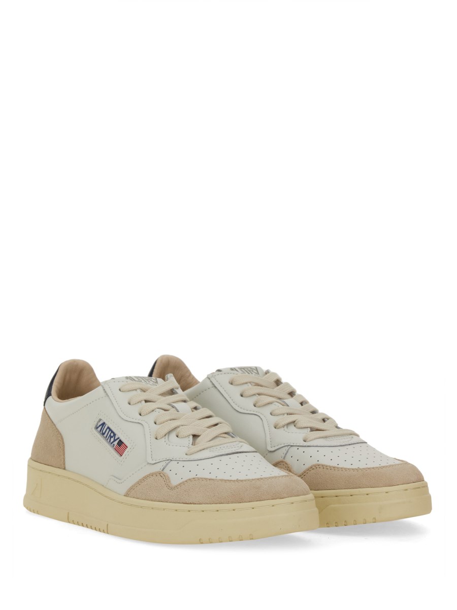 AUTRY SNEAKER MEDALIST LOW IN PELLE