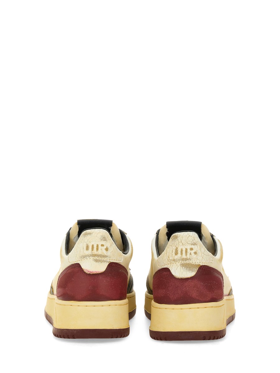 AUTRY SNEAKER SUPER VINTAGE IN PELLE CON LOGO