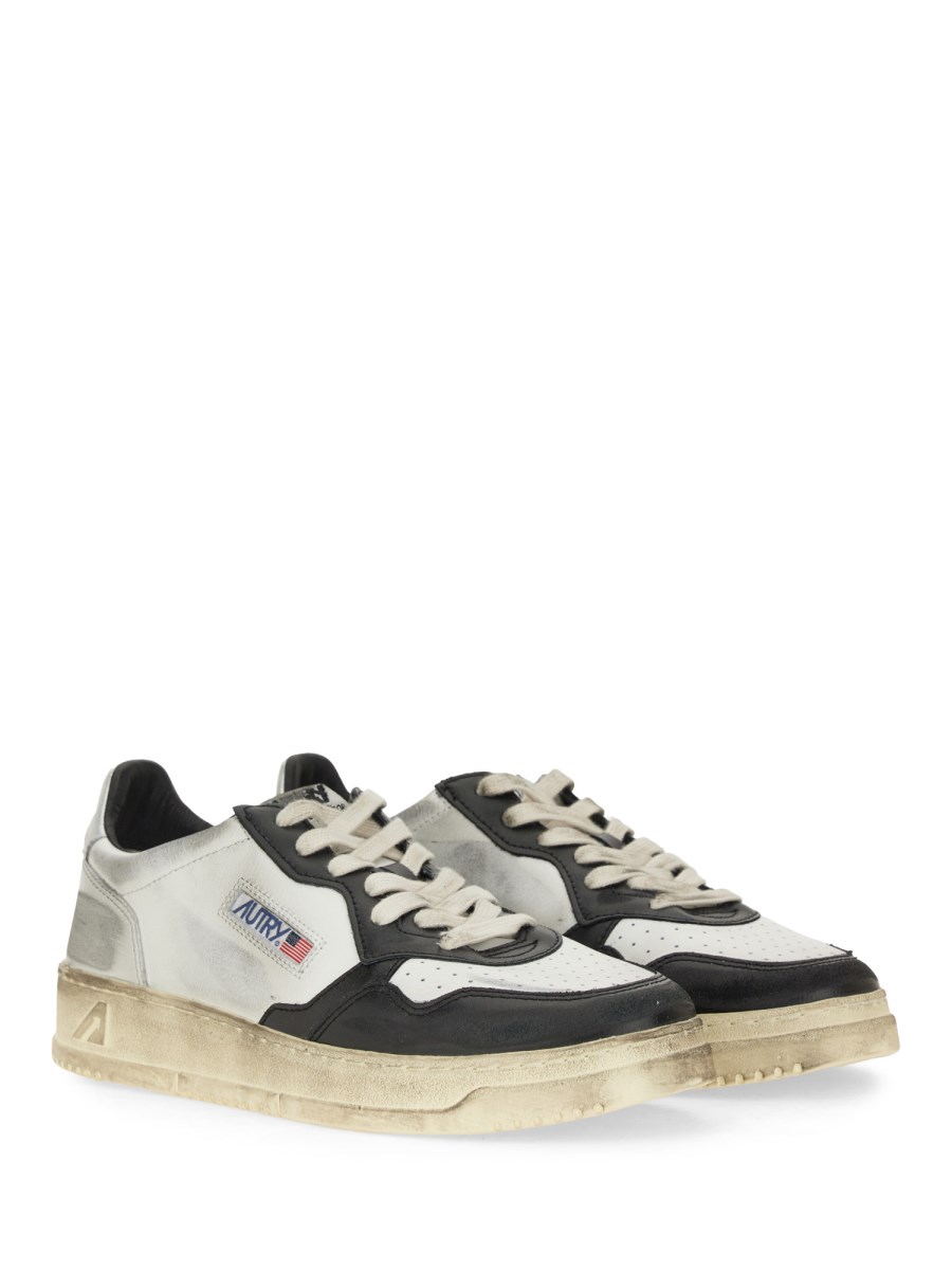 AUTRY SNEAKER SUPER VINTAGE IN PELLE CON LOGO