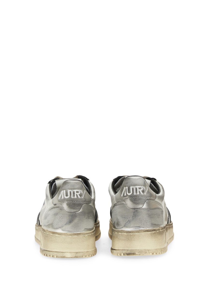 AUTRY SNEAKER SUPER VINTAGE IN PELLE CON LOGO