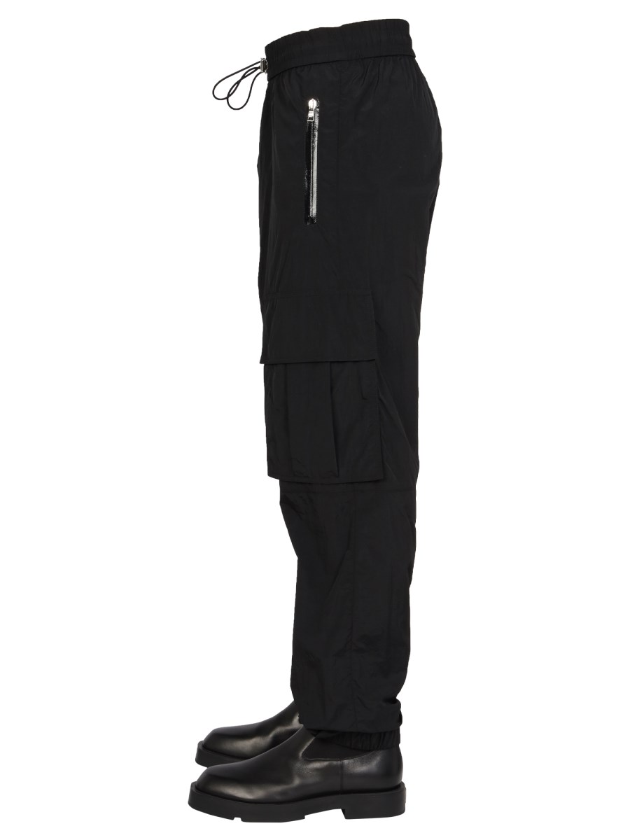 BALMAIN PANTALONE CARGO IN NYLON CON LOGO