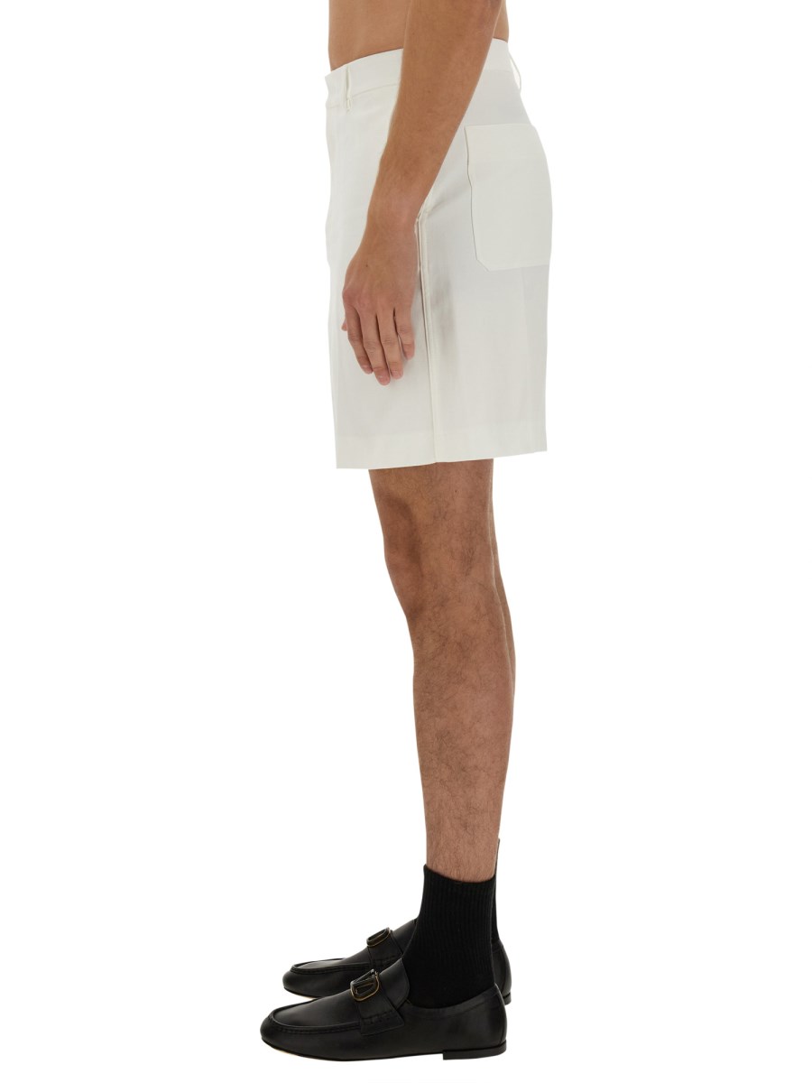 VALENTINO BERMUDA IN CANVAS DI COTONE STRETCH CON V DETAIL GOMMATA