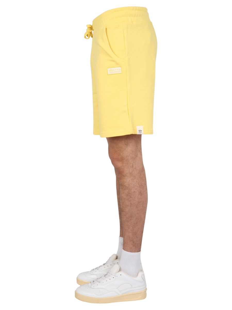 ALPHA INDUSTRIES BERMUDA IN FELPA DI COTONE CON RICAMO LOGO