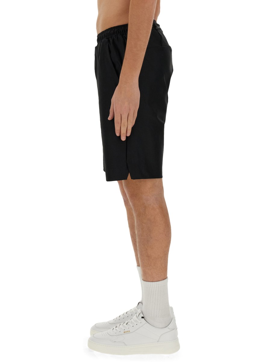 BOSS BERMUDA CON LOGO IN TESSUTO TECNICO