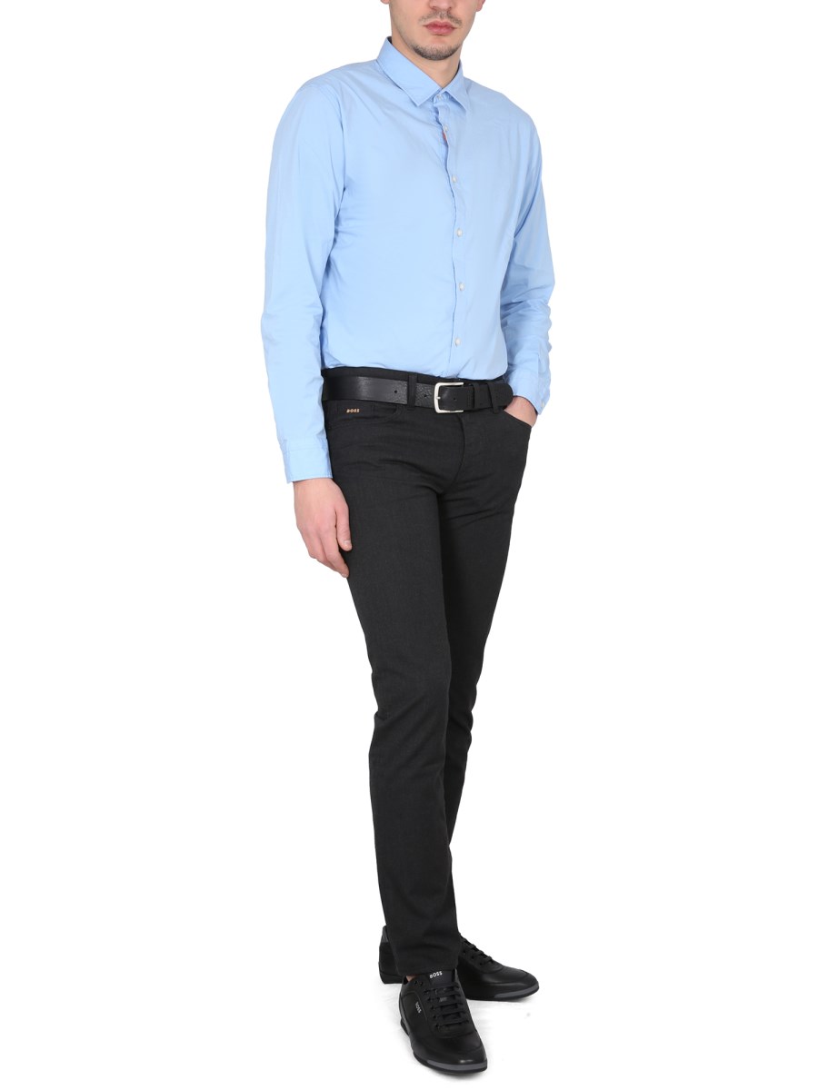BOSS JEANS CON LOGO