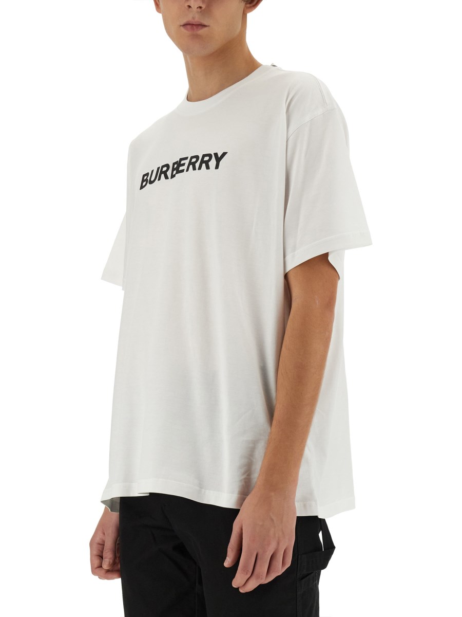 BURBERRY T-SHIRT CON LOGO