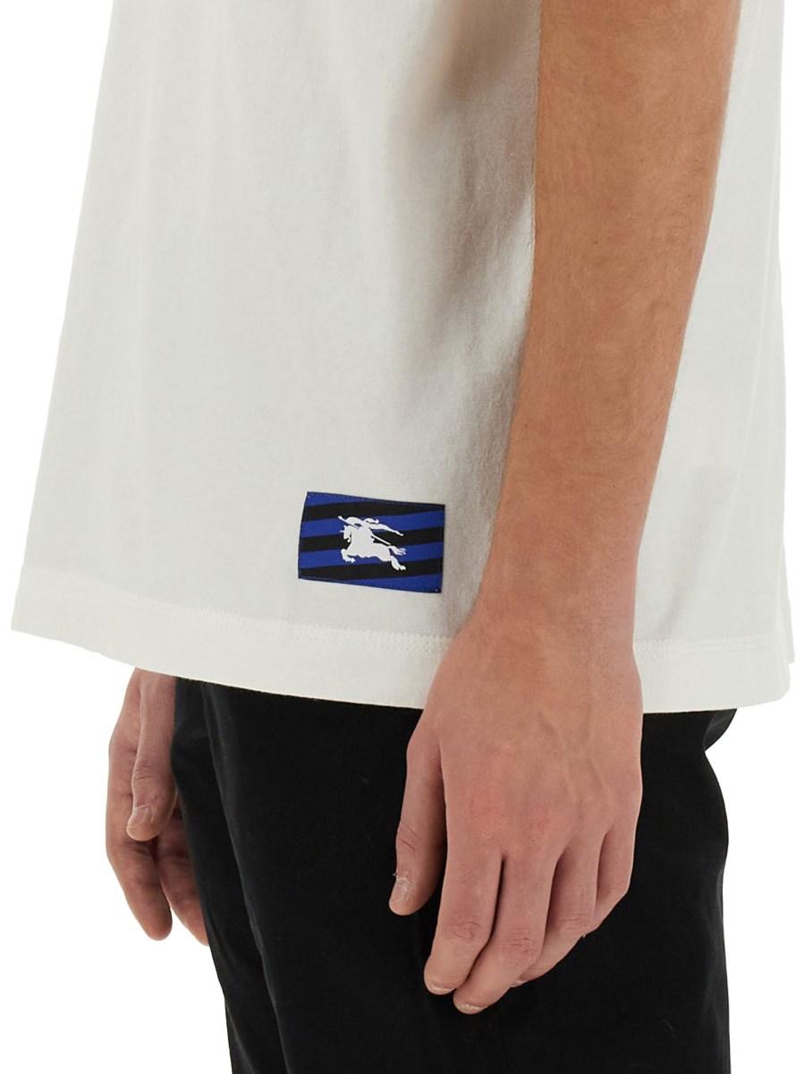 BURBERRY T-SHIRT IN COTONE CON PATCH EKD