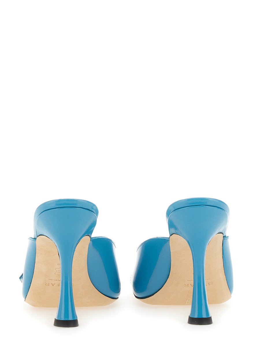 BY FAR SANDALO OLIVIA AZUR IN PELLE VERNICIATA