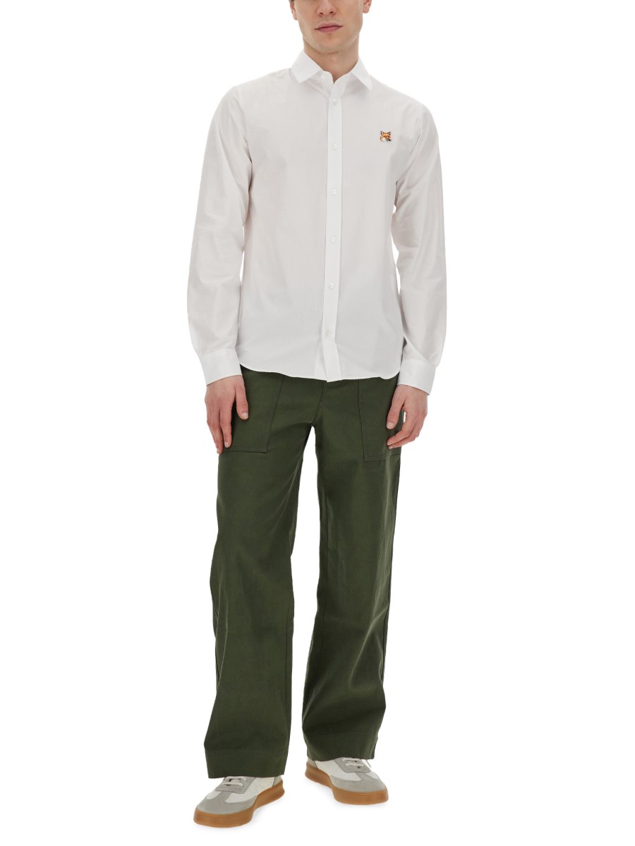 MAISON KITSUNÉ CAMICIA IN POPELINE DI COTONE CON PATCH FOX
