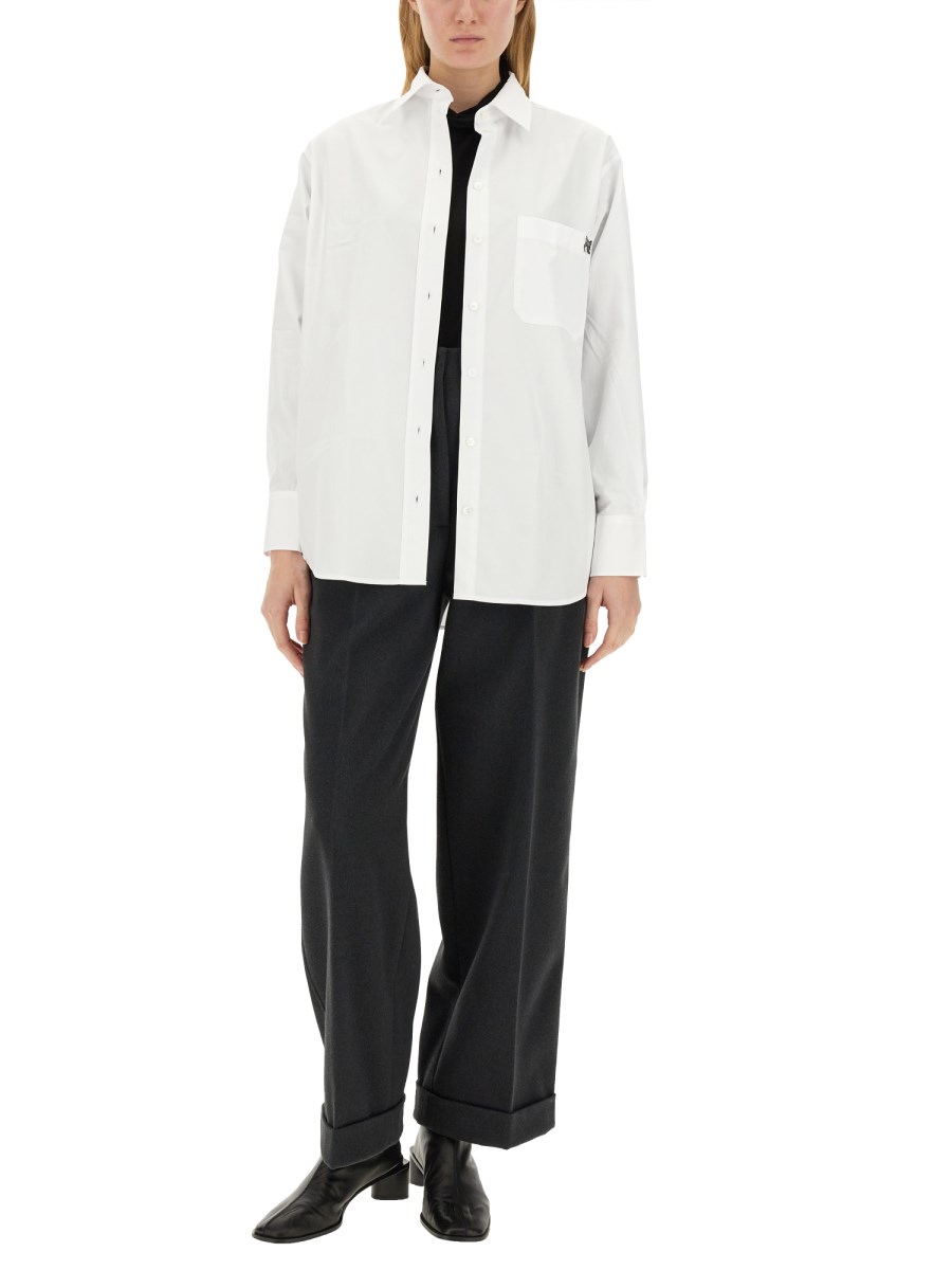 MAISON KITSUNÉ CAMICIA IN POPELINE DI COTONE CON RICAMO LOGO