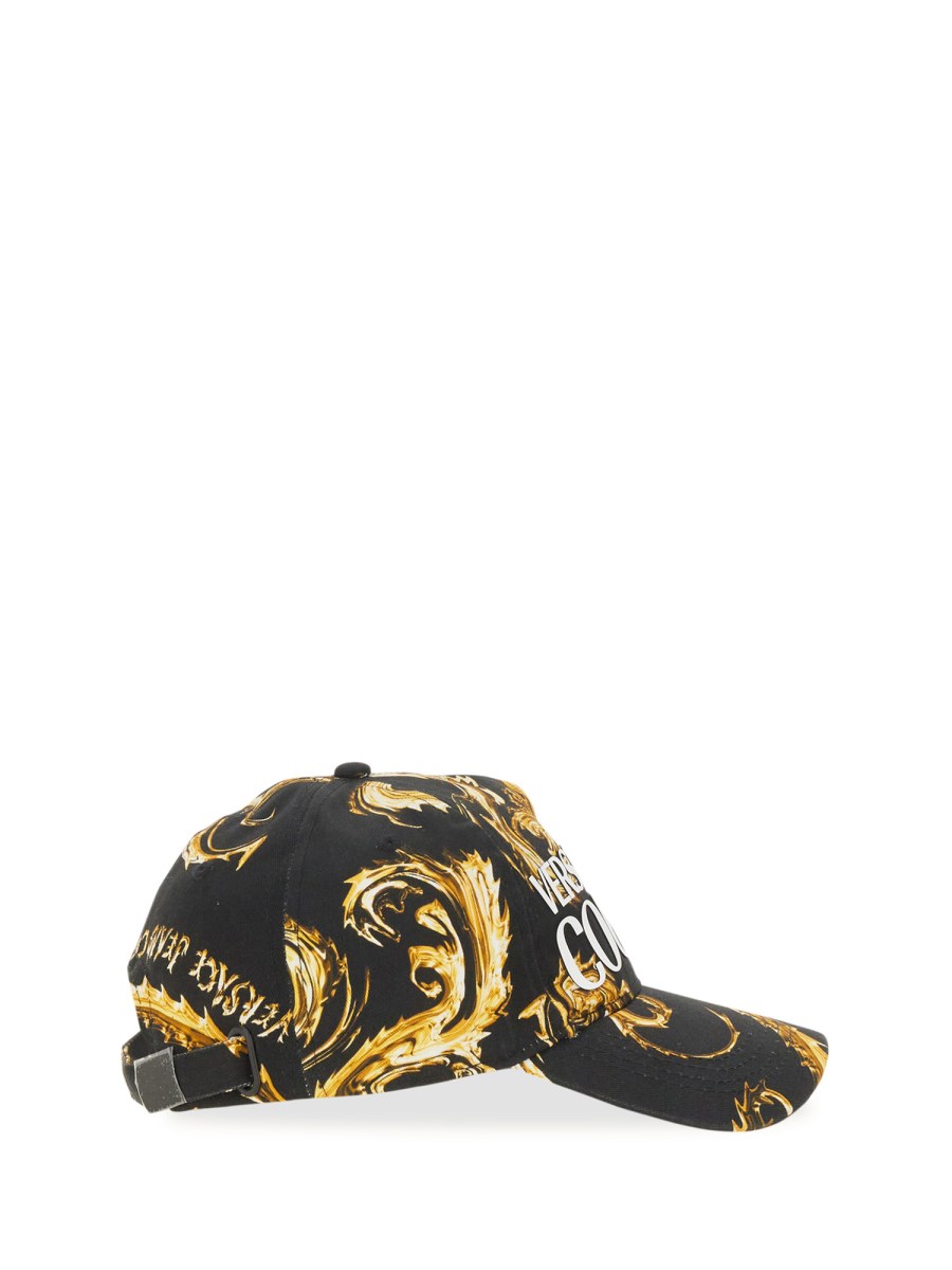 VERSACE JEANS COUTURE CAPPELLO DA BASEBALL CON LOGO CHROMO COUTURE