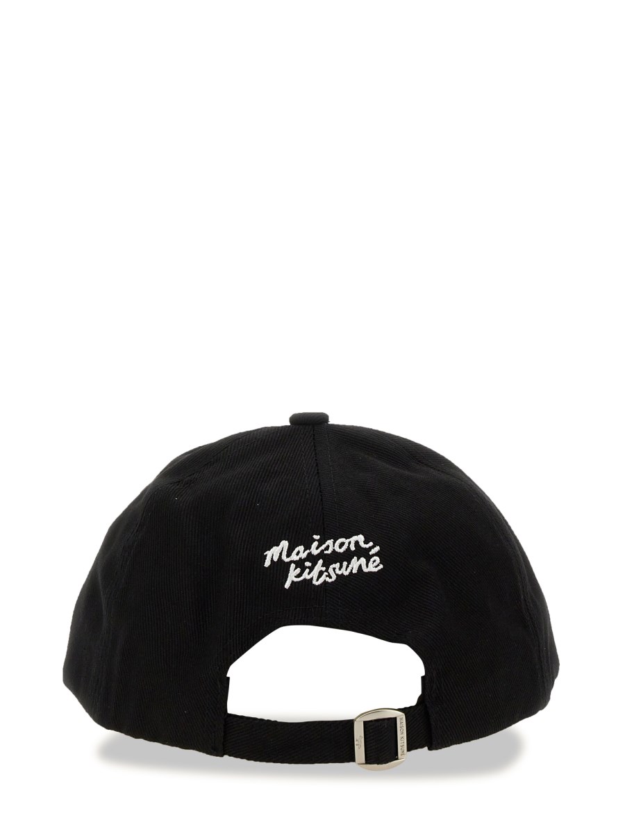 MAISON KITSUNÉ CAPPELLO DA BASEBALL IN COTONE CON PATCH LARGE FOX HEAD