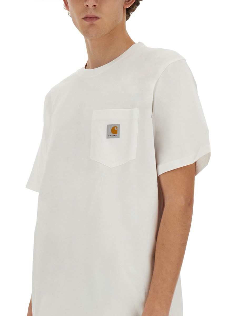 CARHARTT WIP T-SHIRT IN COTONE CON TASCA