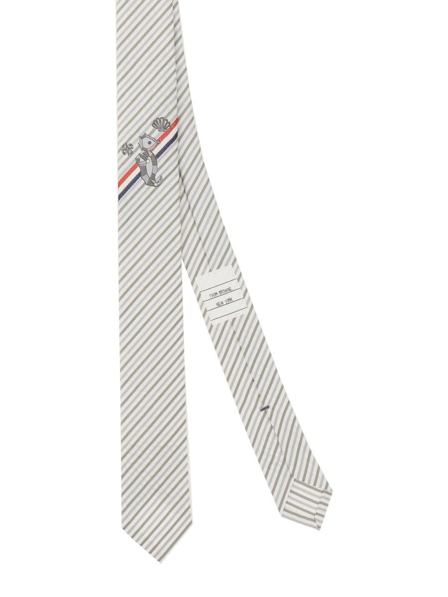 THOM BROWNE CRAVATTA CLASSICA IN SETA JACQUARD RWB ICON