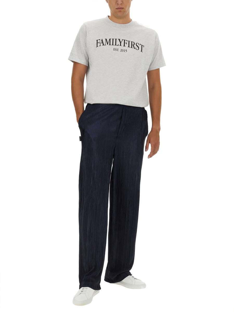 FAMILY FIRST T-SHIRT CON LOGO
