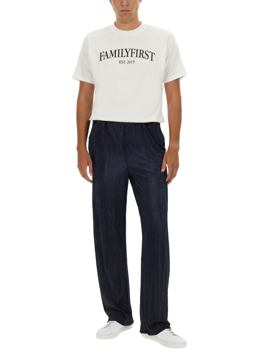 FAMILY FIRST T-SHIRT CON LOGO