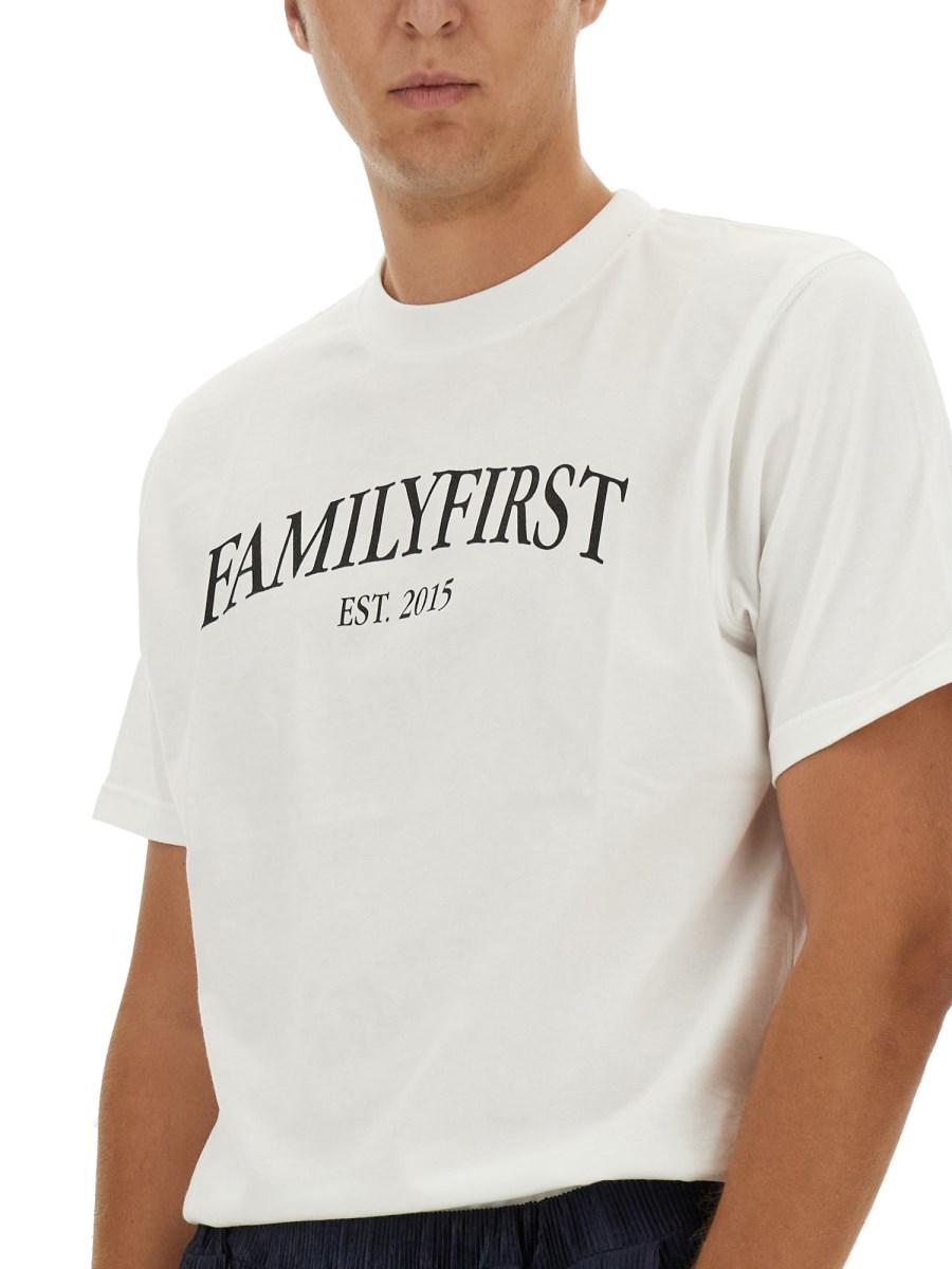 FAMILY FIRST T-SHIRT CON LOGO